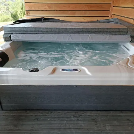 샬레 Mobil-home Isole Avec Jacuzzi - La Cubaniere *